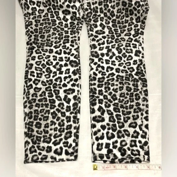 Good American Good Waist Jeans - Picture 5 of 11